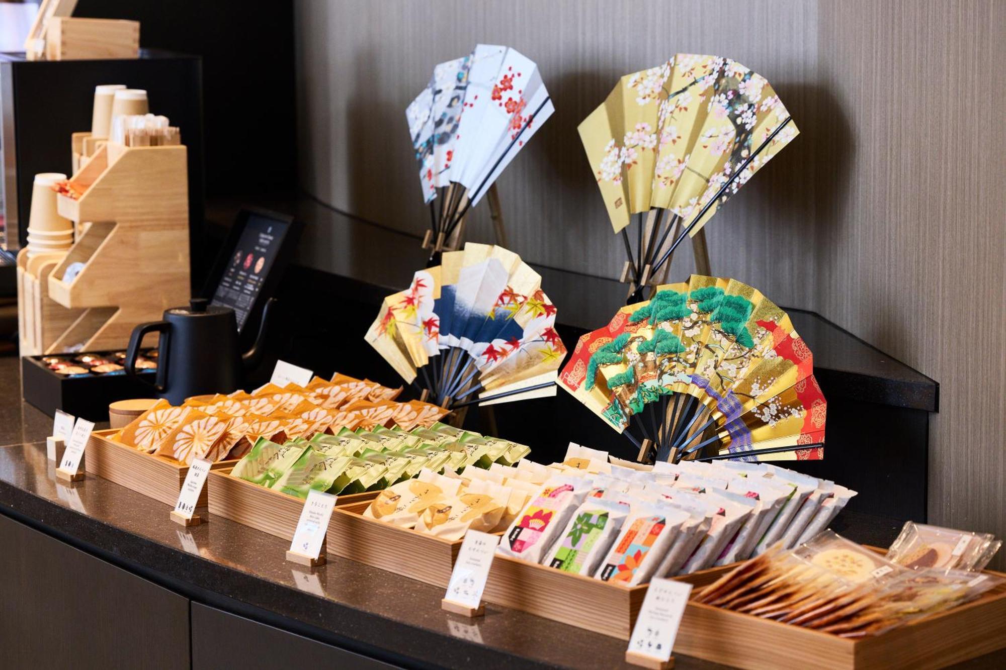 Newly Renovated - Cerulean Grand Room with Japanese Style Lounge Access, Non Smoking